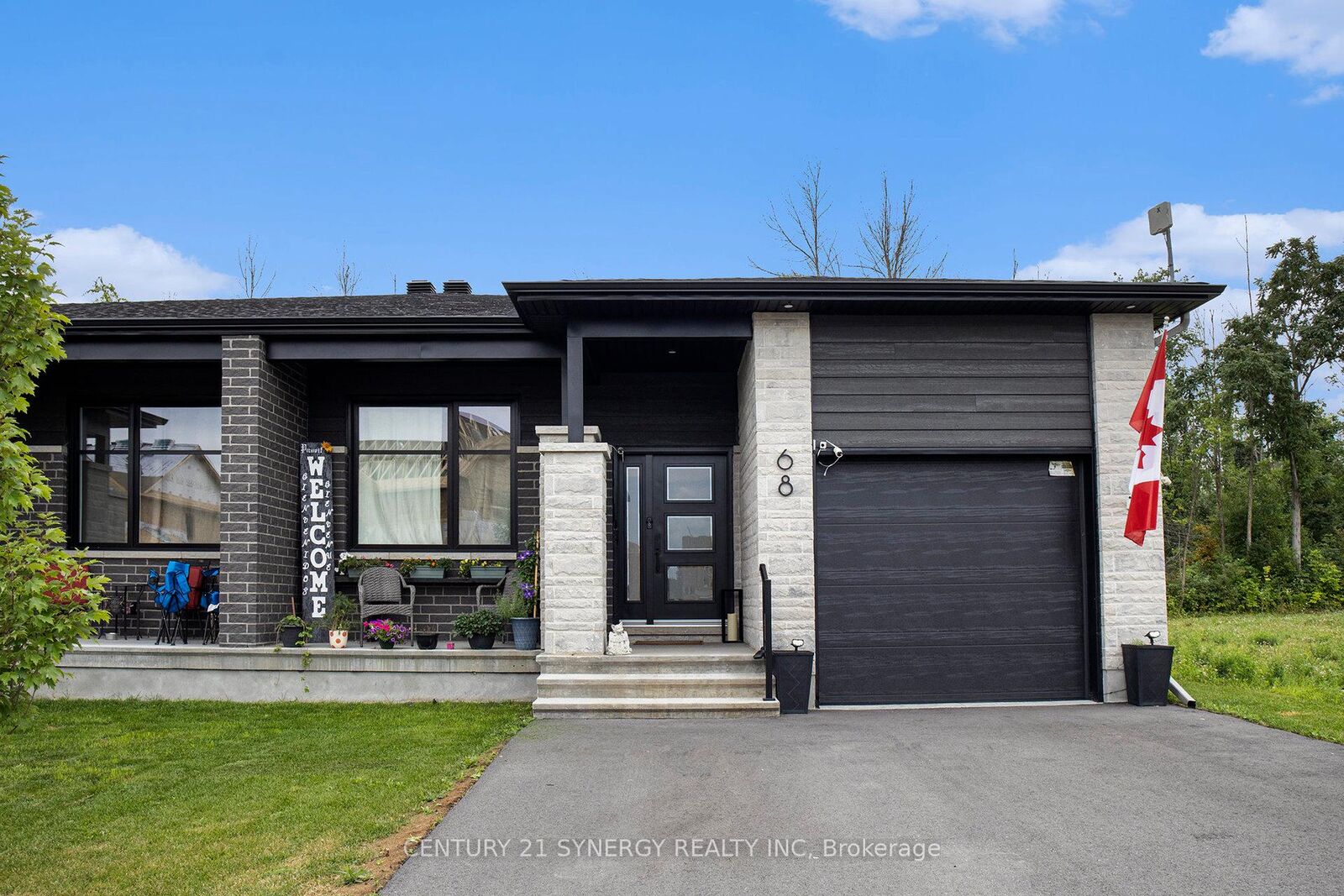 Property Photo:  68 Villeneuve Street  ON K0C 1W0 