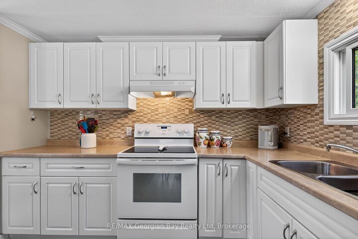 5263 Elliott Side Road 81 — photo 1