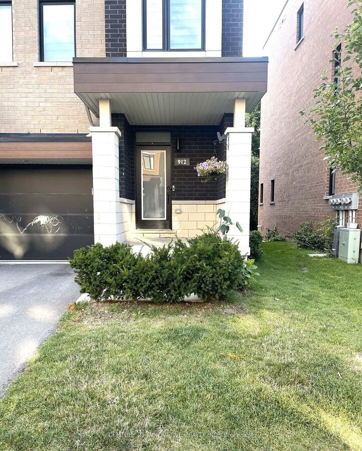 Property Photo:  912 Kicking Horse Path  ON L1J 0B4 