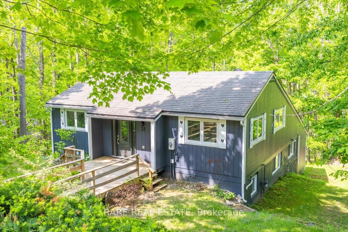Property Photo: 32 Oneida Avenue ON L0K 1E0