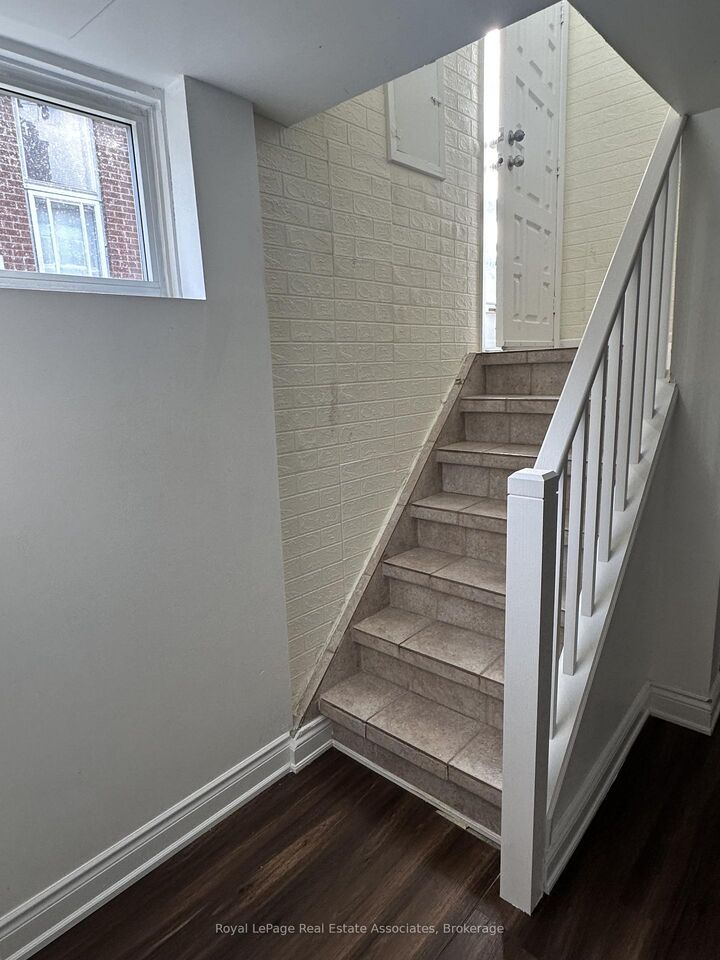 Property Photo:  1590 Coram Crescent (Basement)  ON L4X 1K9 