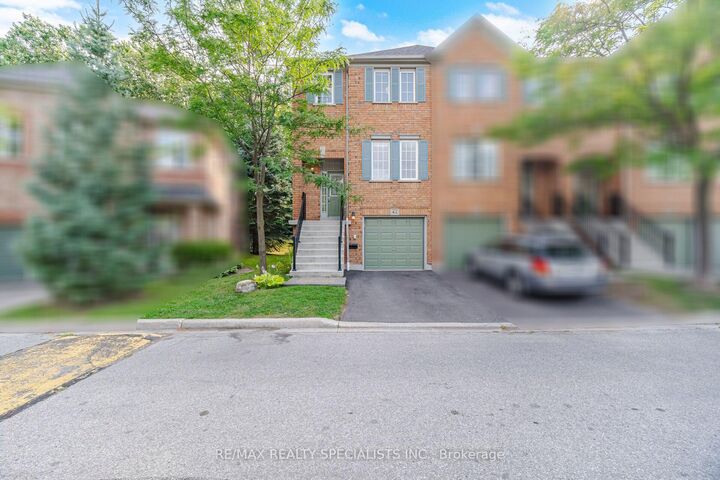 Property Photo: 5530 Glen Erin Drive 42 ON L5M 6E8