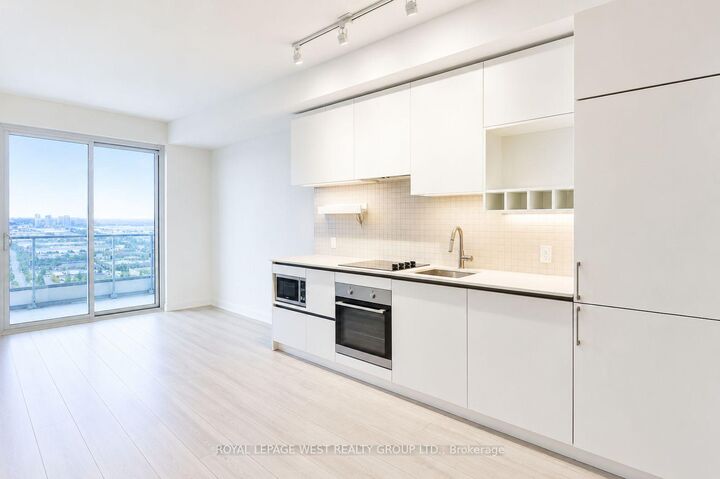 Property Photo:  950 Portage Parkway 2615  ON L4K 0J7 