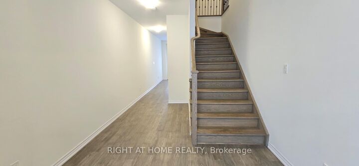 Property Photo:  5672 Dorchester Road 52  ON L2G 4Y8 