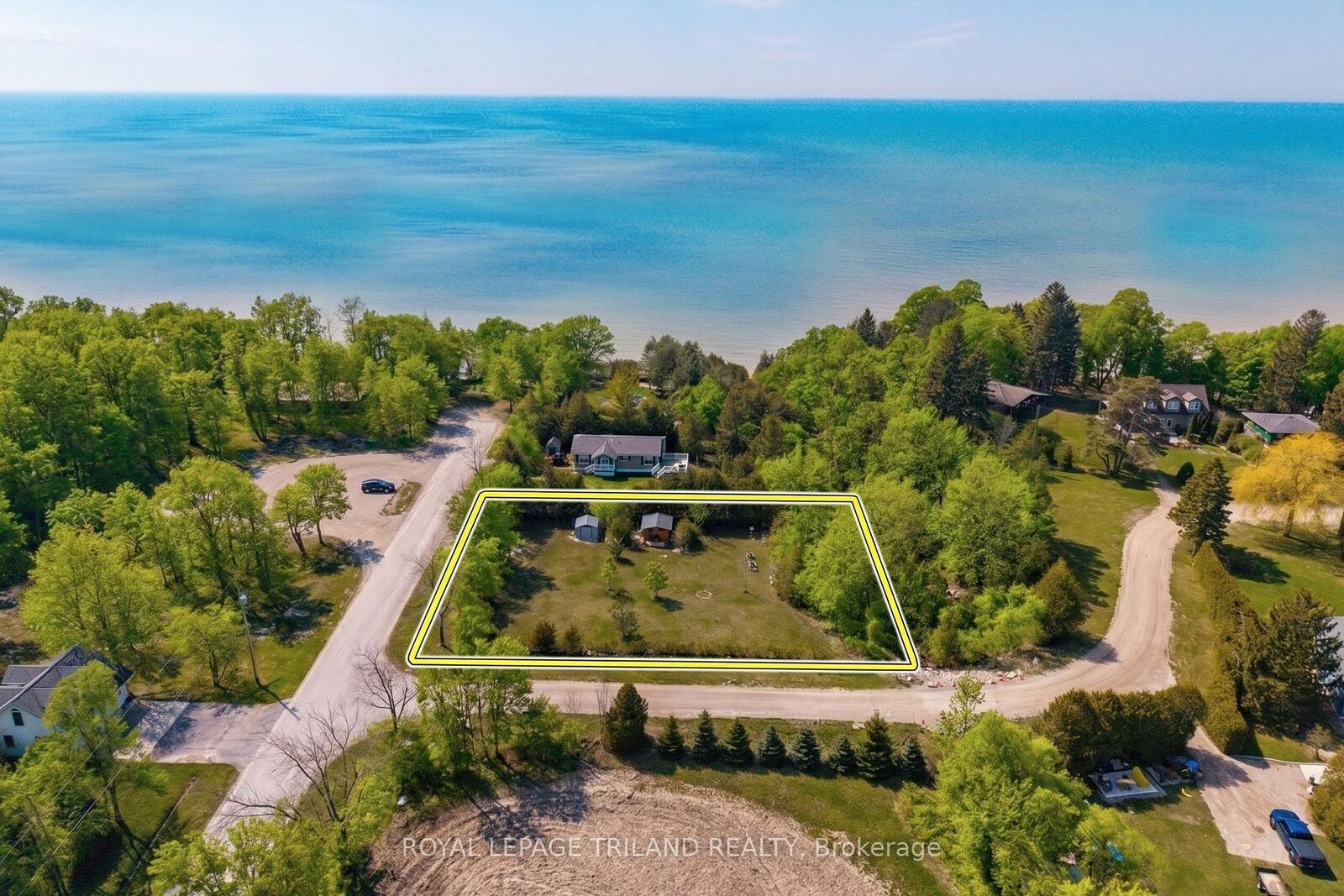 Property Photo:  33714 Pavilion Road  ON N0M 1G0 