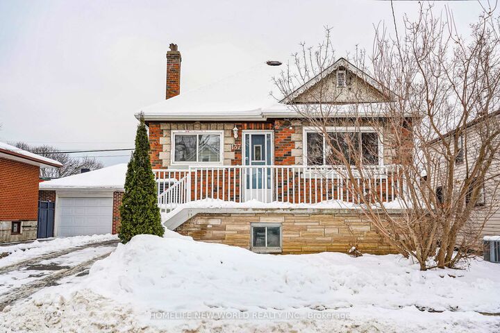 Property Photo: 137 Banting Avenue ON L1H 2M5