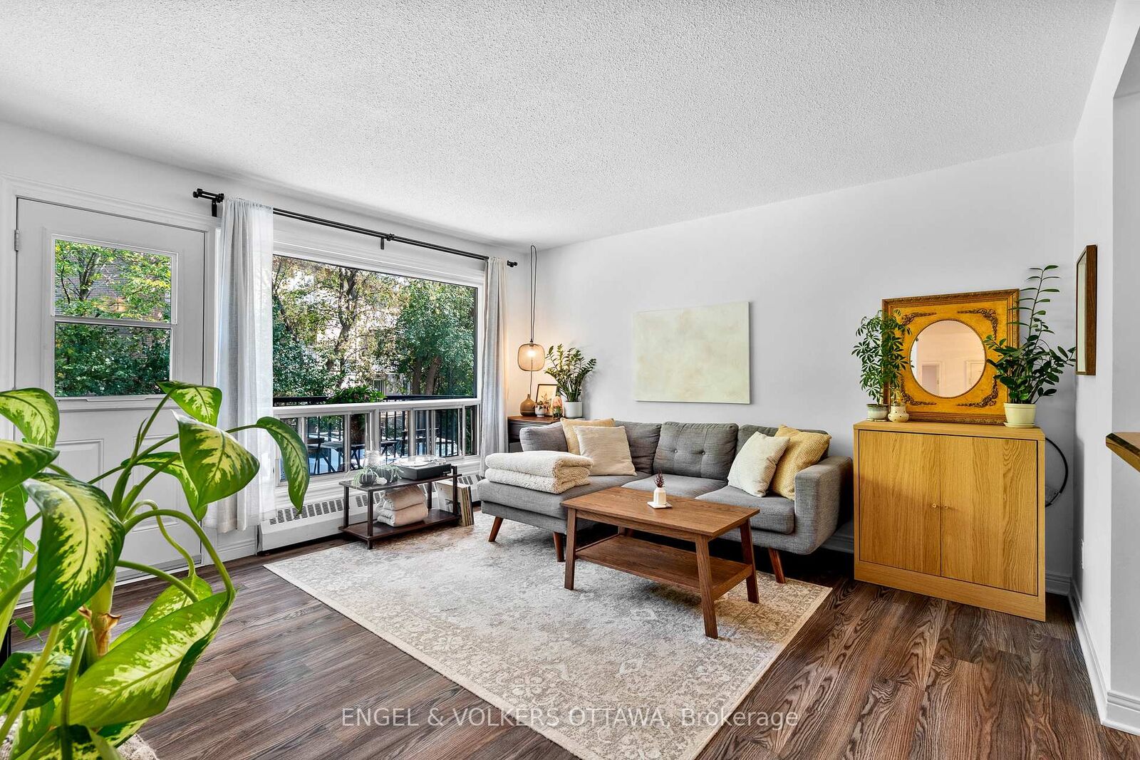 Property Photo: 270 Beechwood Avenue 11 ON K1L 8A6