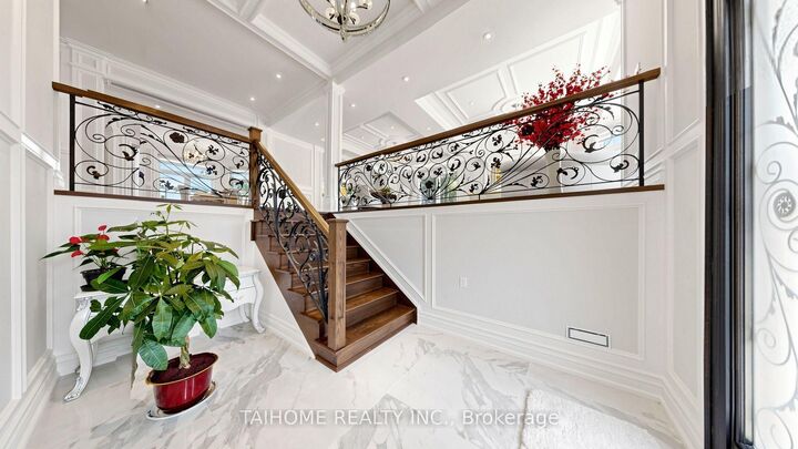 Property Photo:  38 Foxwarren Drive  ON M2K 1L3 