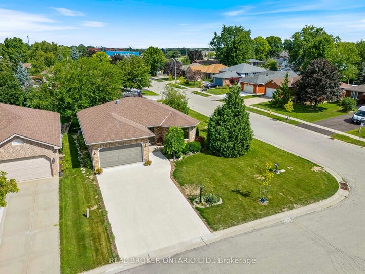 Property Photo: 10 Sunset Lane ON N0A 1E0