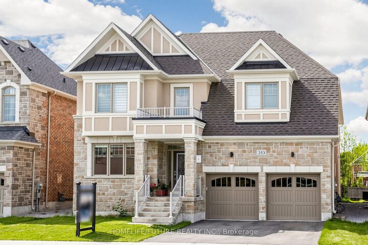 Property Photo:  253 Danny Wheeler Boulevard  ON L4P 0J9 