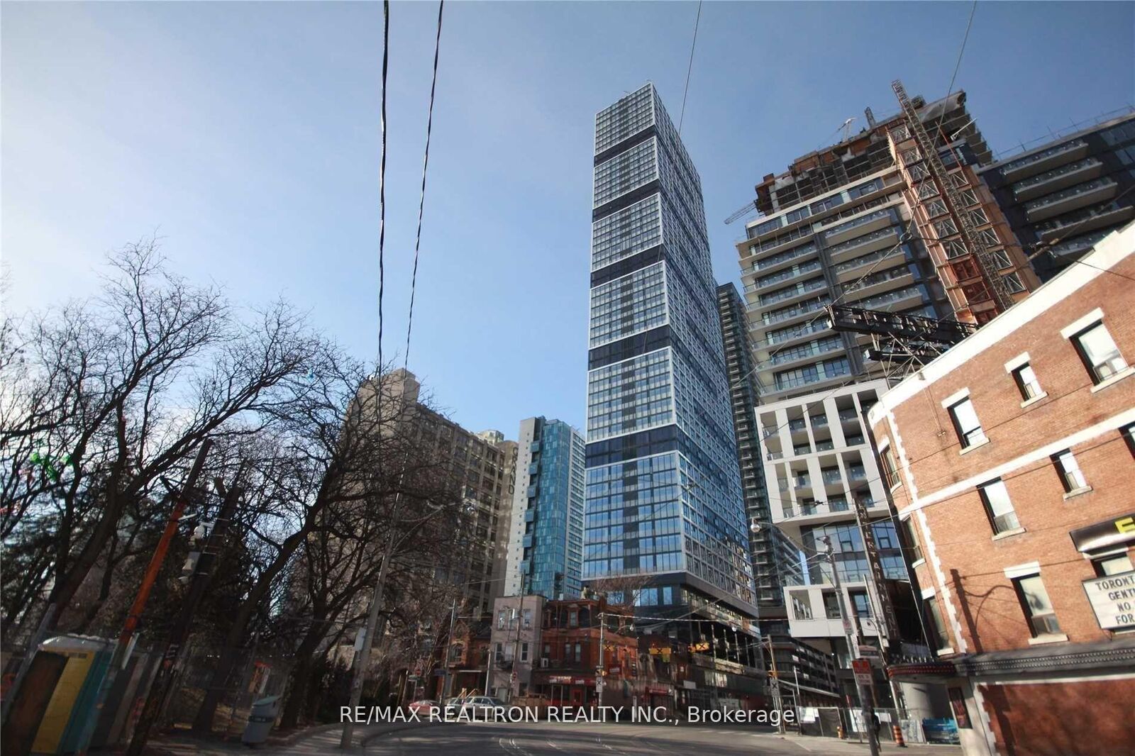 Property Photo:  181 Dundas Street E 2507  ON N5A 1Z4 