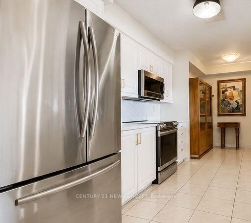 Property Photo:  100 Upper Madison Avenue 2601  ON M2N 6M4 