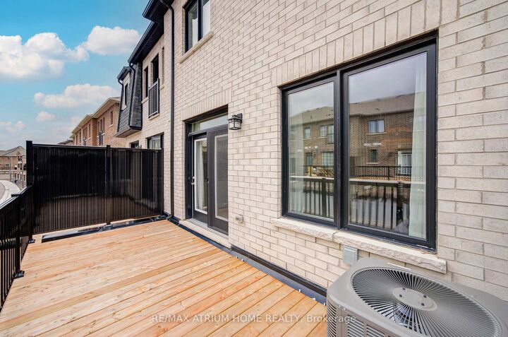 Property Photo: 1377 William Halton Parkway ON L6M 5N9