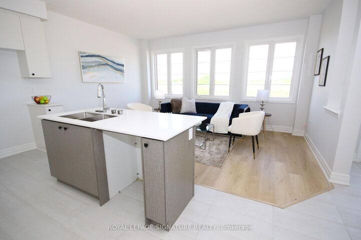 Property Photo: 131 Union Boulevard ON L6Z 0P1