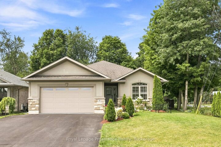 39 Lakewood Crescent — photo 1
