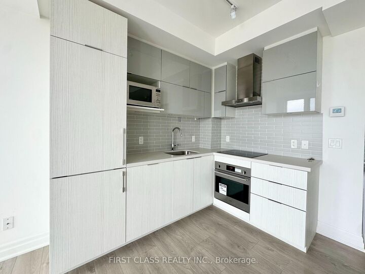 Property Photo: 10 Rouge Valley Drive W 1203 ON L6G 0G9