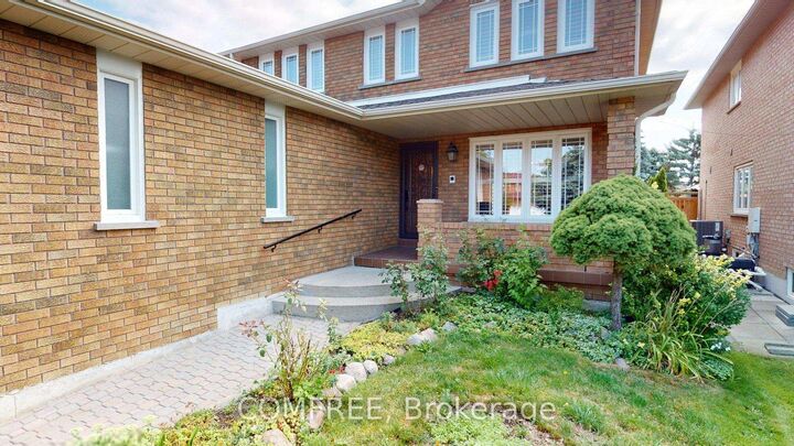 Property Photo: 51 Venetian Crescent ON L4L 5E6