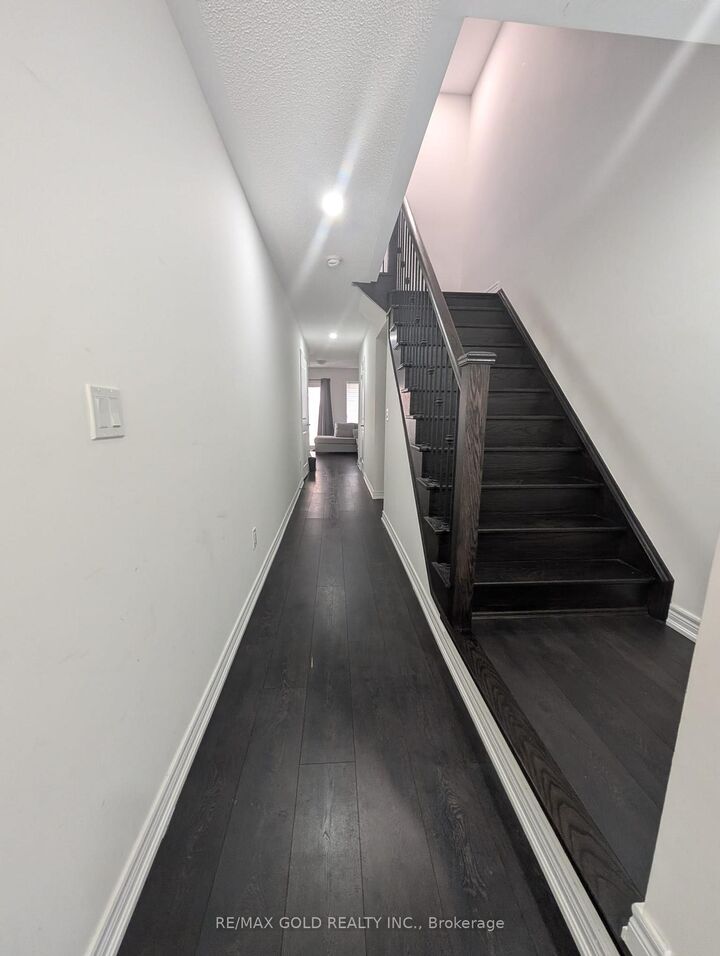 Property Photo:  22 Faye Street  ON L6P 4M9 