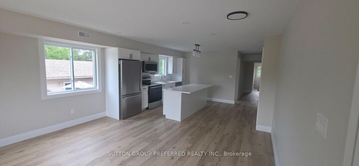 Property Photo:  118 Scott Street 1  ON N7G 1K3 