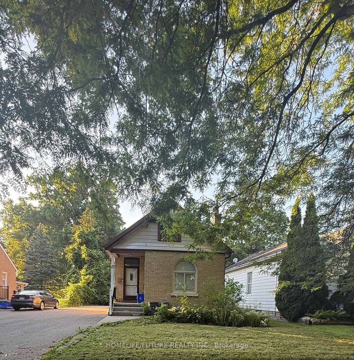 Property Photo:  15 Charles Street  ON N6H 1H1 