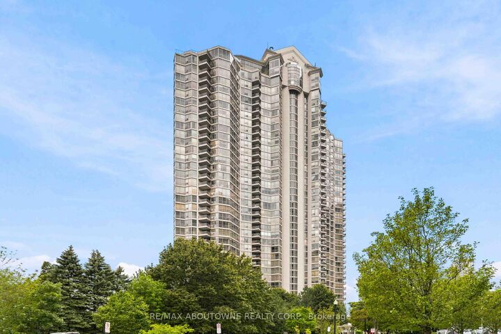 Property Photo: 45 Kingsbridge Garden Circle 901 ON L5R 3K4