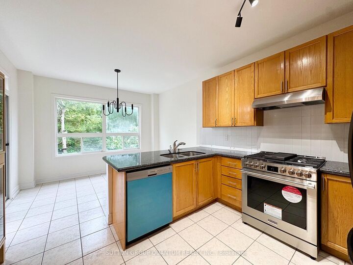 Property Photo:  3588 Rainpark Court  ON L5M 6X6 