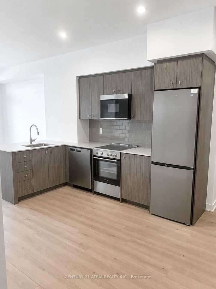 Property Photo:  25 Wellington Street 1101  ON N2G 0G5 