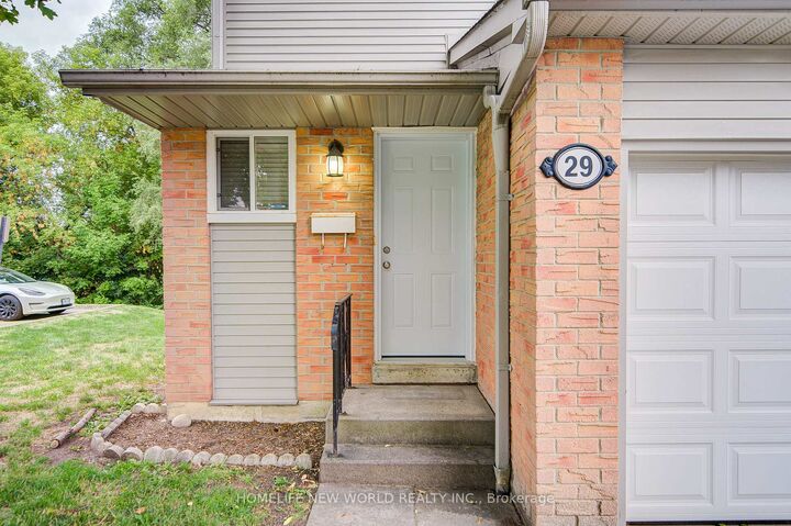 Property Photo: 29 New Havens Way ON L3T 5G1