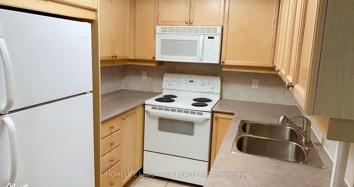Property Photo: 15 Northtown Way 822 ON M2N 7A2