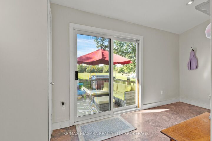Property Photo: 702 Main Street W ON L3K 5V4
