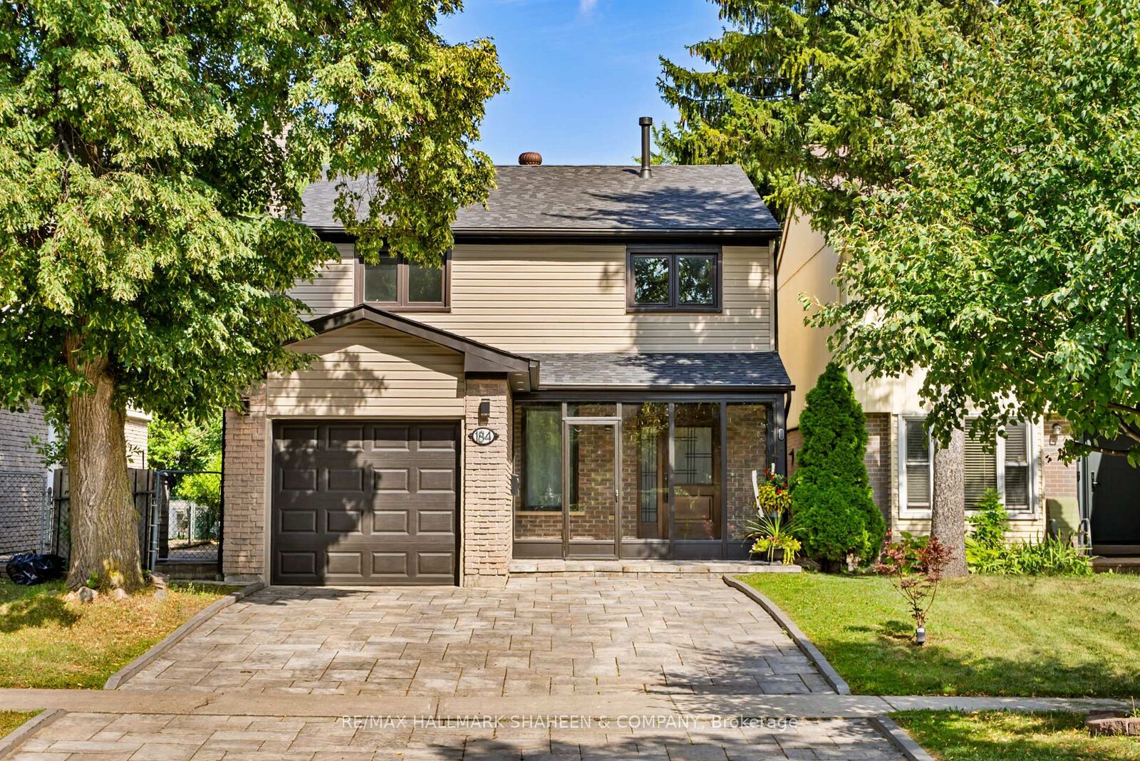 Property Photo: 184 Castle Rock Drive ON L4C 5H6