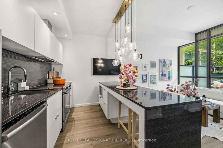 Property Photo: 8 Charlotte Street 202 ON M5V 0K4