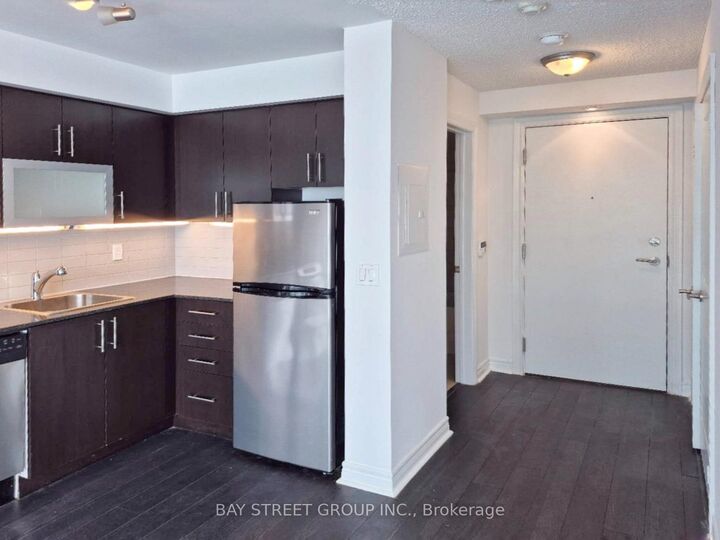 Photo de la propriété: 50 Town Centre Court 2605 ON M1P 0A9