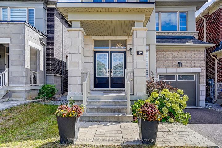 Property Photo: 19 Falconridge Terrace ON L0G 1V0