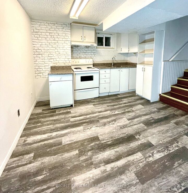 Property Photo: 108 Littleleaf Drive B ON M1B 1Z2