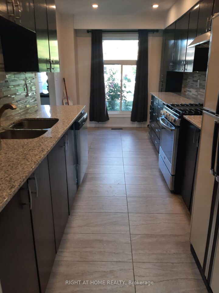 Property Photo:  39 Hockley Path  ON L6V 3R2 