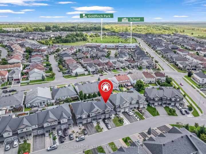 Property Photo: 216 Gossamer Street ON K1C 7G4