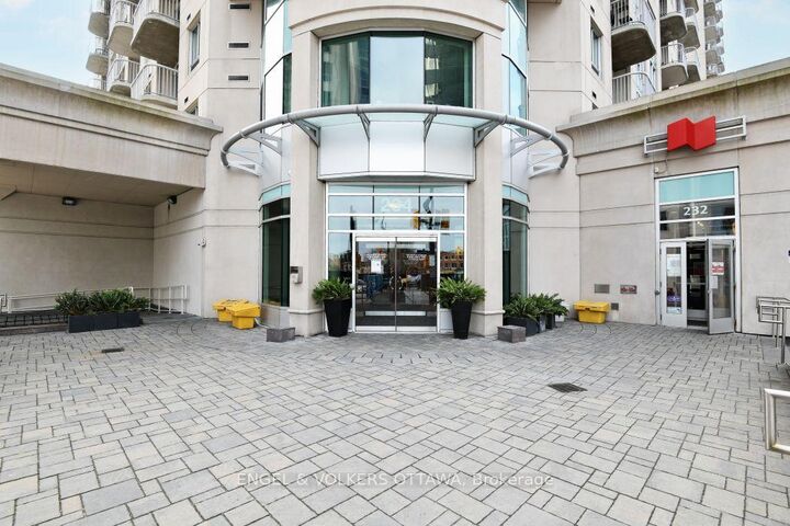 Property Photo: 234 Rideau Street 902 ON K1N 0A9
