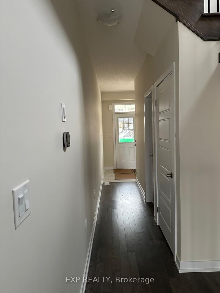Property Photo:  128 Lilac Circle  ON N3W 0H8 