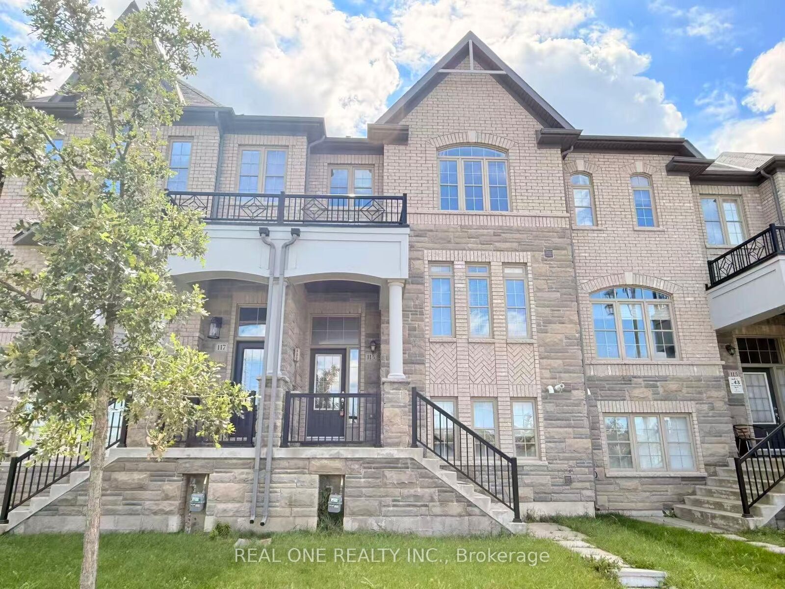 Property Photo:  115 Beechborough Crescent  ON L9N 0N9 
