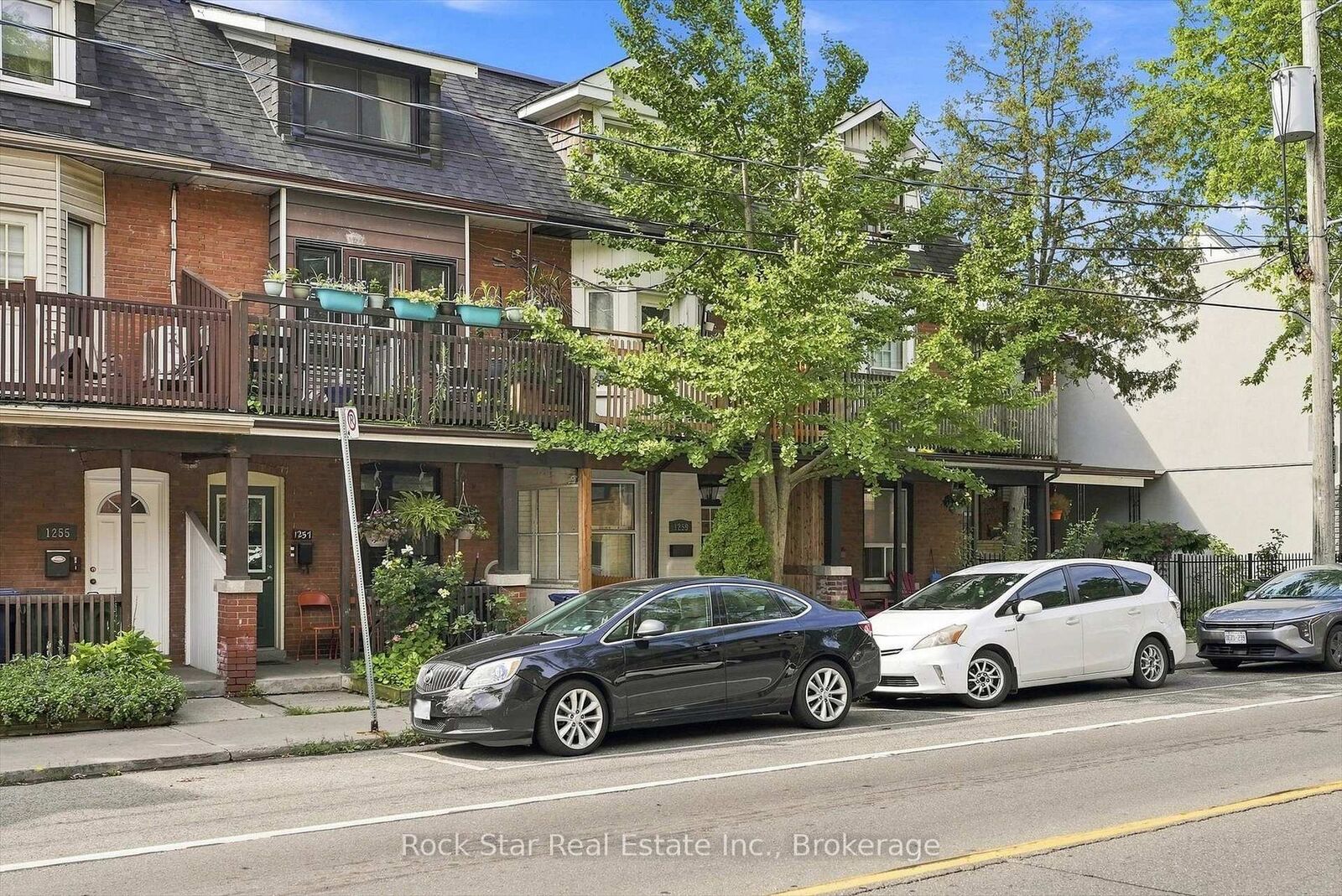 Property Photo: 1259 Davenport Road ON M6H 2H2