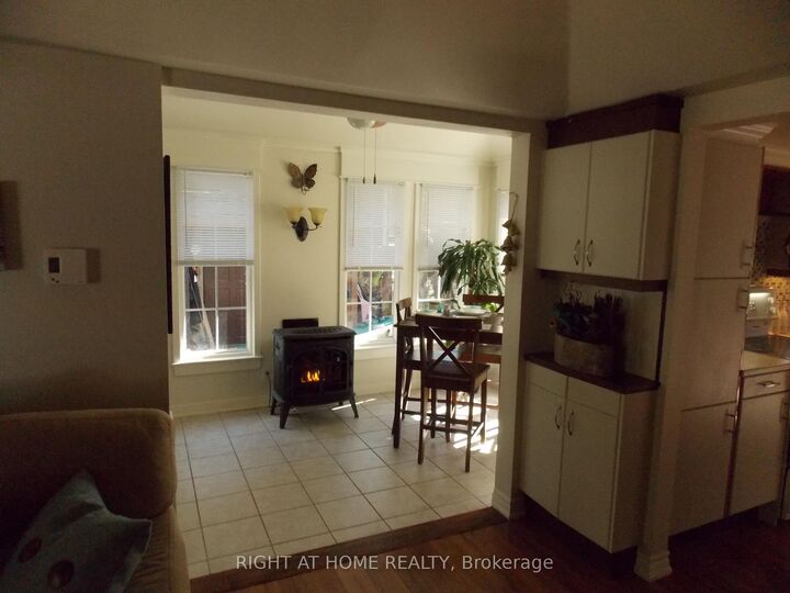 Property Photo: 10 Rosehill Drive ON L4A 7X3