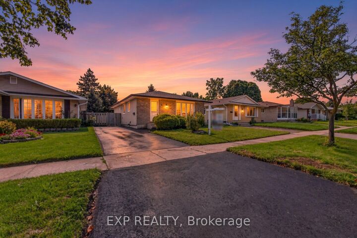 Property Photo: 51 Appalachian Crescent ON N2E 1A3