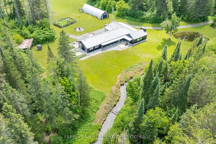 1076 Beaver Lane — photo 1