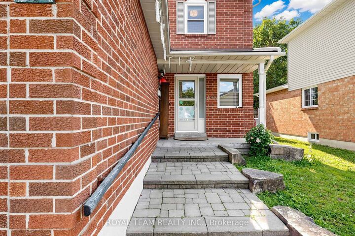 Property Photo: 28 Ailsa Drive ON L4P 3N5