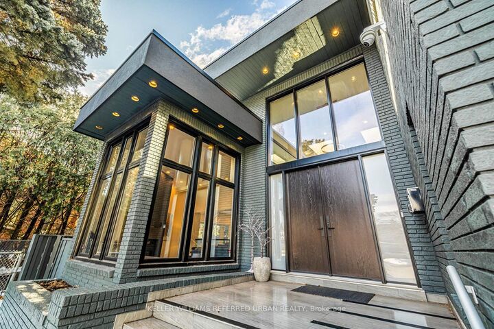 Property Photo: 97 Clarinda Drive ON M2K 2V2