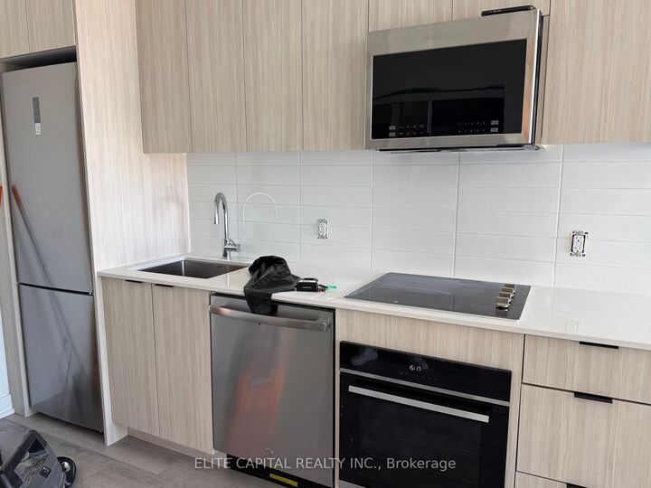 Property Photo:  20 Deans Drive 521  ON M1L 0J7 