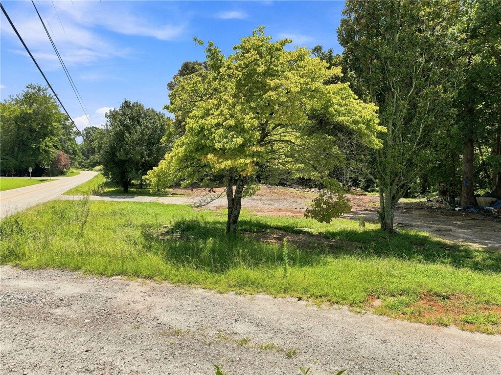Property Photo: 170 Singing Pines Road SC 29678