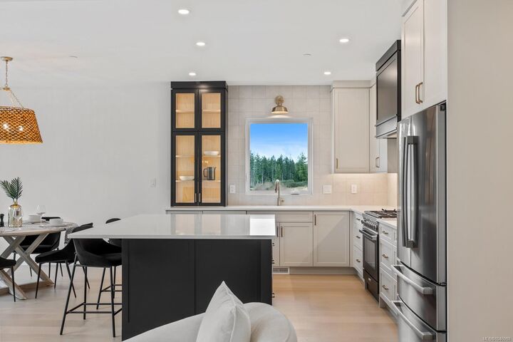 Property Photo: 1886 Crown Isle Blvd BC V9N 0K1
