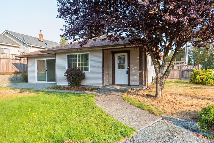 3166 Douglas St — photo 1
